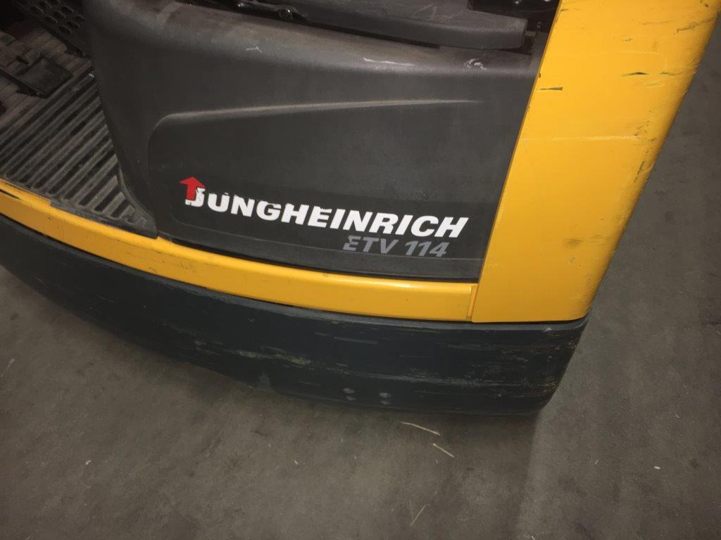 Reach truck Jungheinrich ETV 114 - Empilhador retráctil: foto 5 Reach truck Jungheinrich ETV 114 - Empilhador retráctil: foto 5