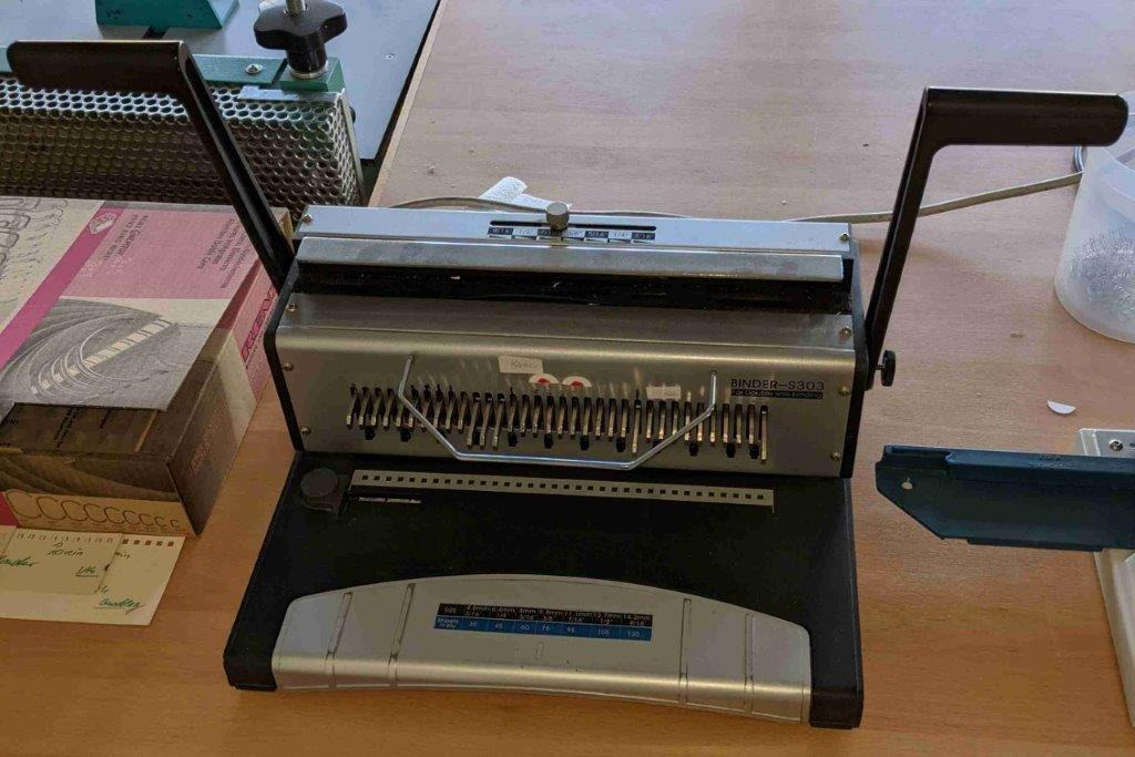 Wire-O Binder S-303 - Encadernadora: foto 1 Wire-O Binder S-303 - Encadernadora: foto 1