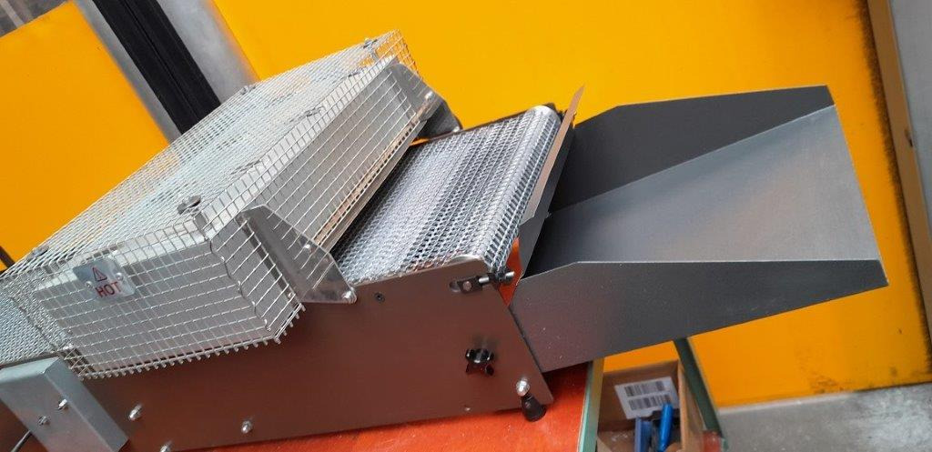 Thermo relief continuous furnace Caslon Mini Supa Baroness - Encadernadora: foto 5 Thermo relief continuous furnace Caslon Mini Supa Baroness - Encadernadora: foto 5