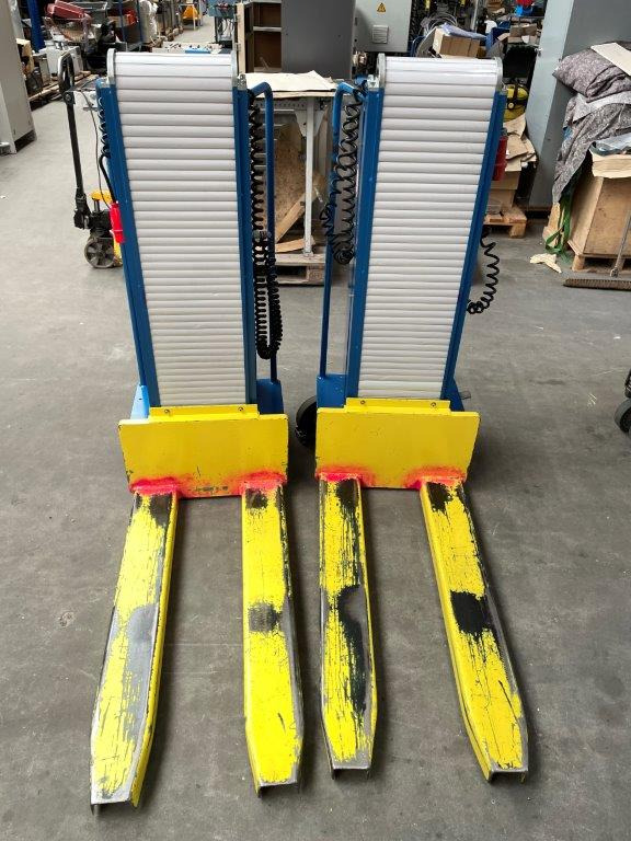 Two electric pallet lifters Butler 1200 - Porta-palete: foto 3 Two electric pallet lifters Butler 1200 - Porta-palete: foto 3