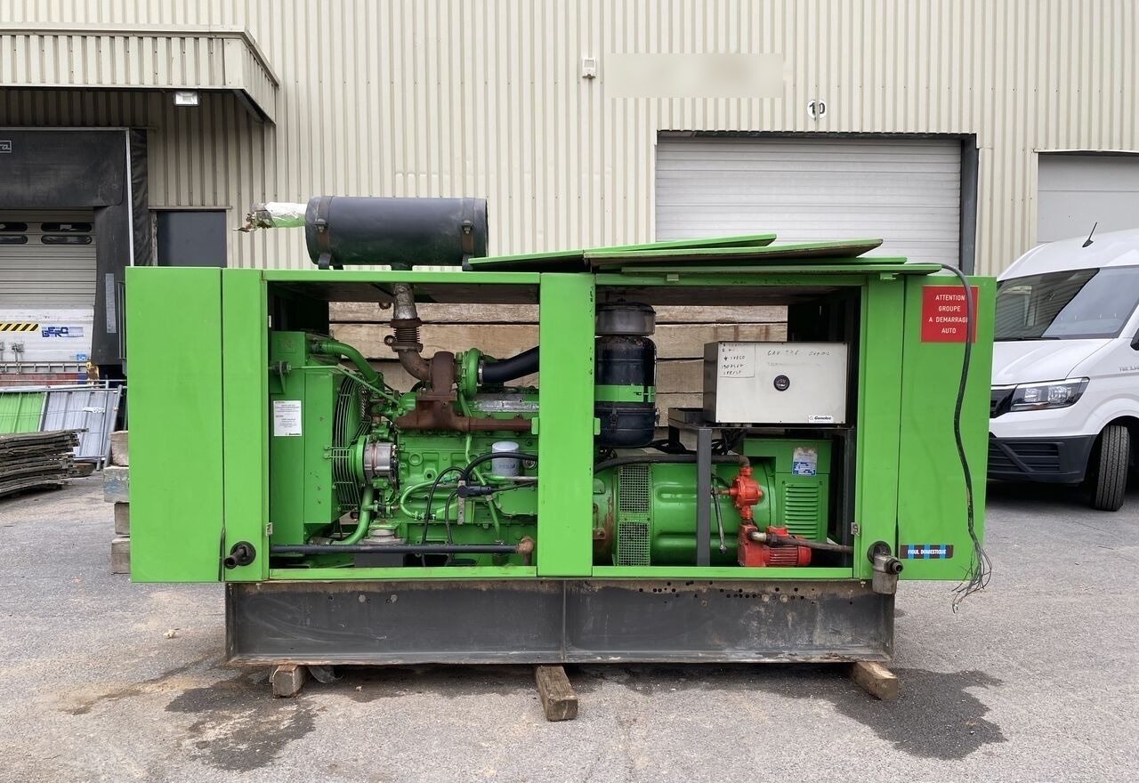 IVECO 100 kVa 8061 - Gerador elétrico: foto 1 IVECO 100 kVa 8061 - Gerador elétrico: foto 1