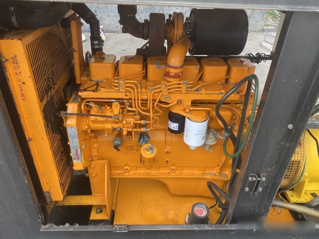 SDMO 100 kVa Cummins 6BT5.9 - Gerador elétrico: foto 4 SDMO 100 kVa Cummins 6BT5.9 - Gerador elétrico: foto 4
