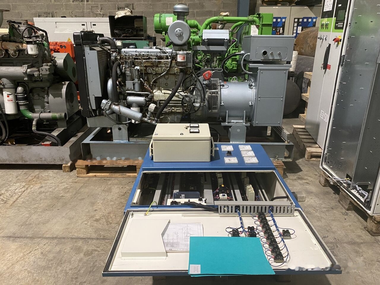 SDMO 70 kVa Perkins diesel - Gerador elétrico: foto 1 SDMO 70 kVa Perkins diesel - Gerador elétrico: foto 1