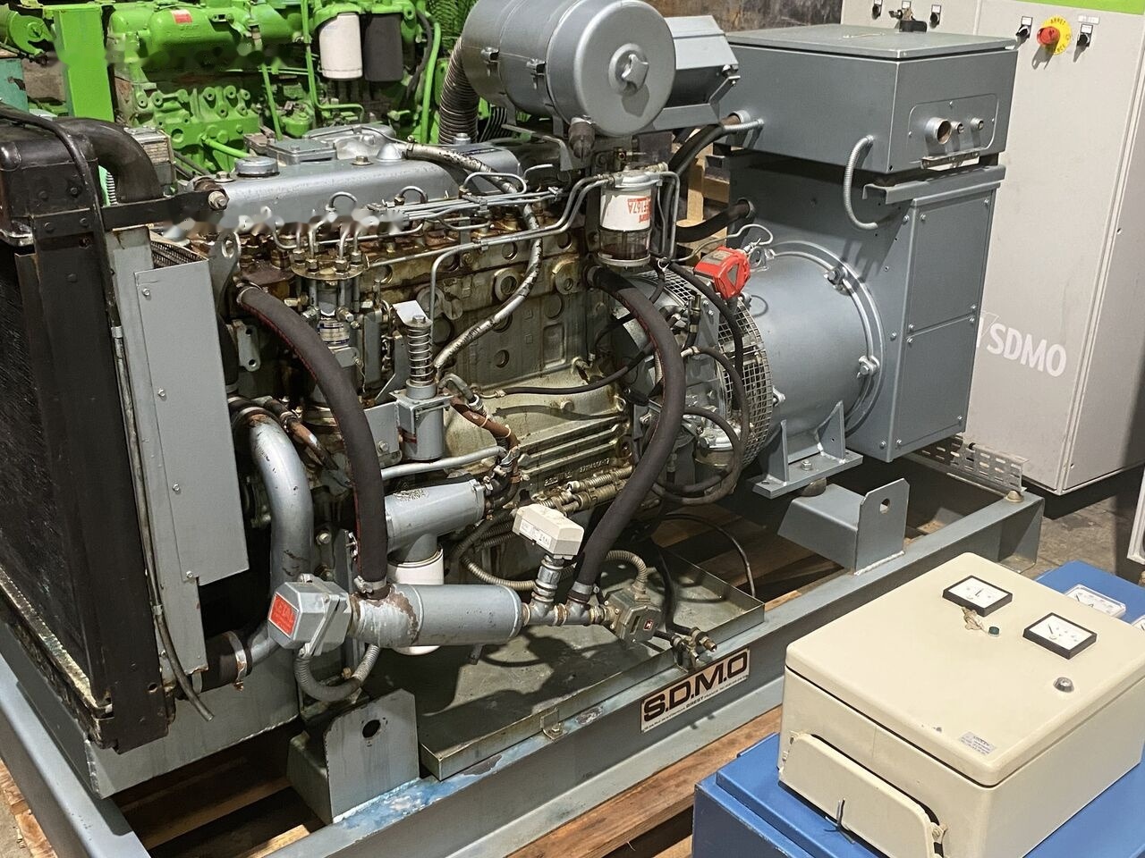 SDMO 70 kVa Perkins diesel - Gerador elétrico: foto 3 SDMO 70 kVa Perkins diesel - Gerador elétrico: foto 3