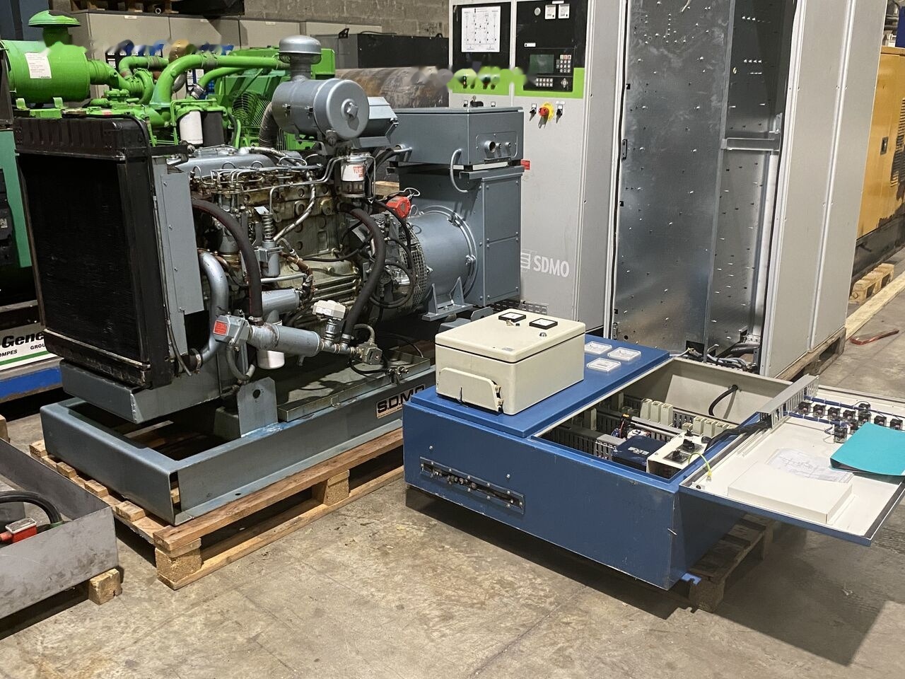 SDMO 70 kVa Perkins diesel - Gerador elétrico: foto 2 SDMO 70 kVa Perkins diesel - Gerador elétrico: foto 2