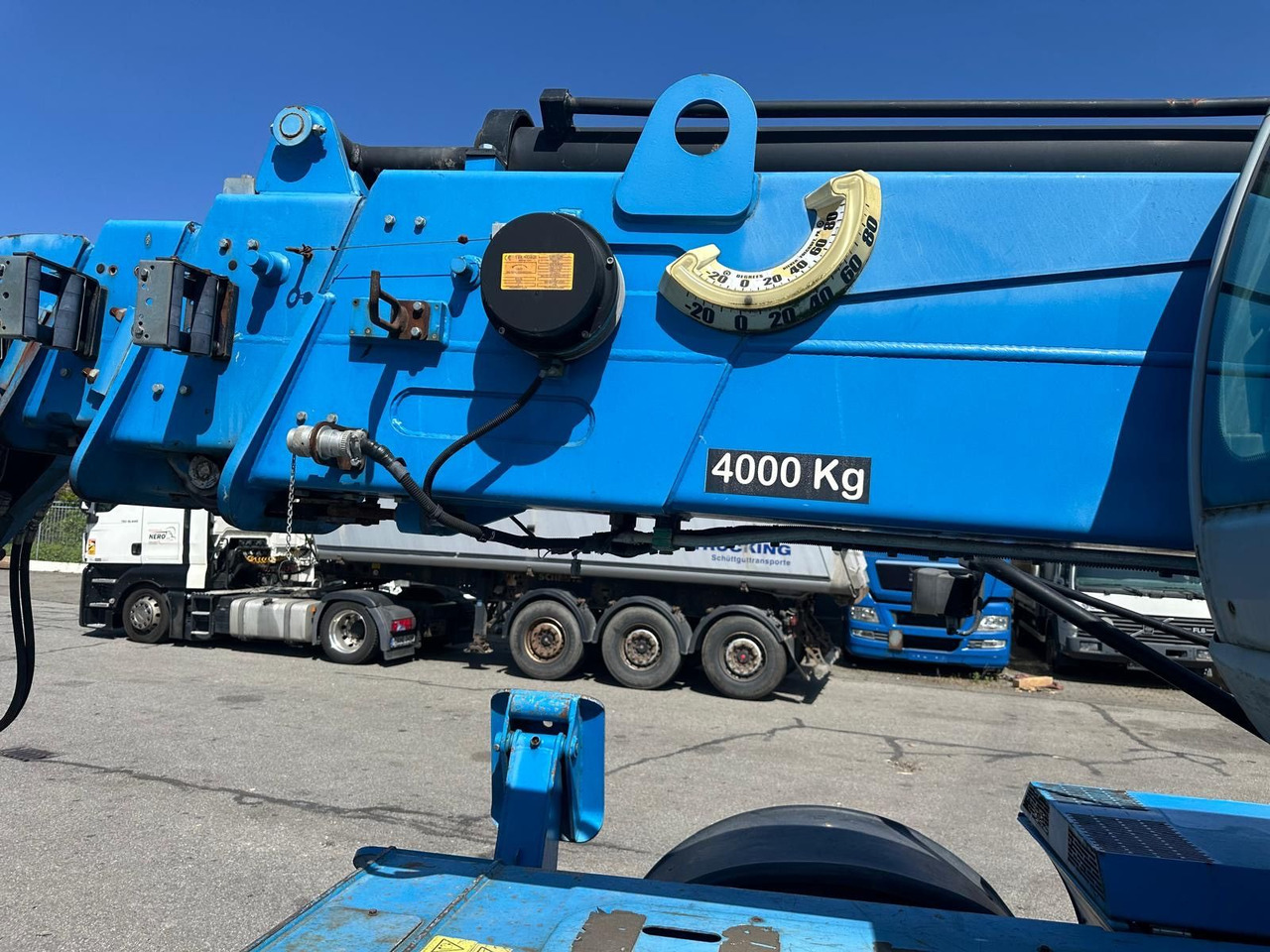 Genie Terex GTH 4018 SR/4x4/ ROTO - Caminhão com plataforma aérea: foto 5 Genie Terex GTH 4018 SR/4x4/ ROTO - Caminhão com plataforma aérea: foto 5