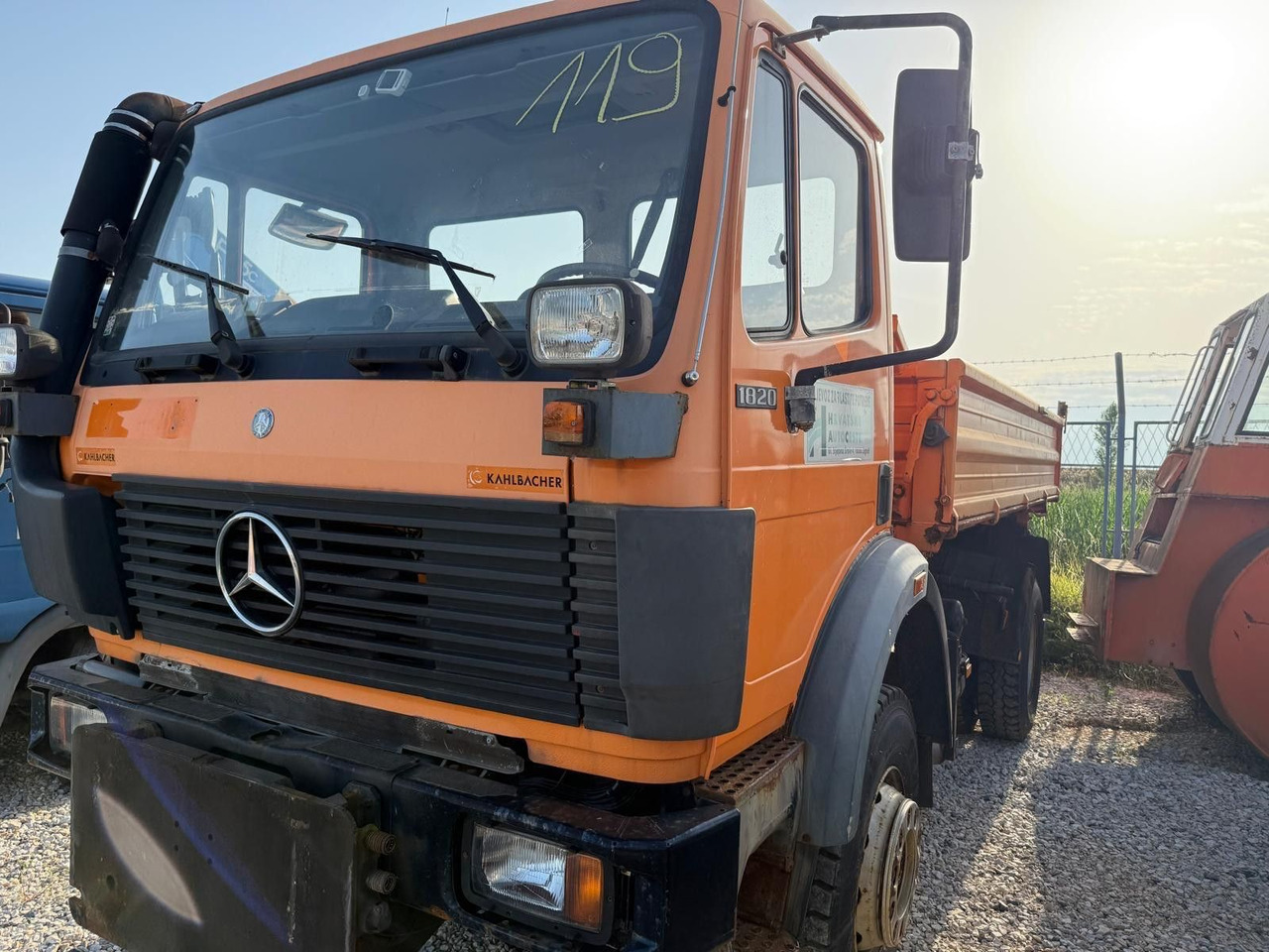 Mercedes-Benz 1820 kein 1831 1836 4x4 - Camião basculante: foto 1 Mercedes-Benz 1820 kein 1831 1836 4x4 - Camião basculante: foto 1