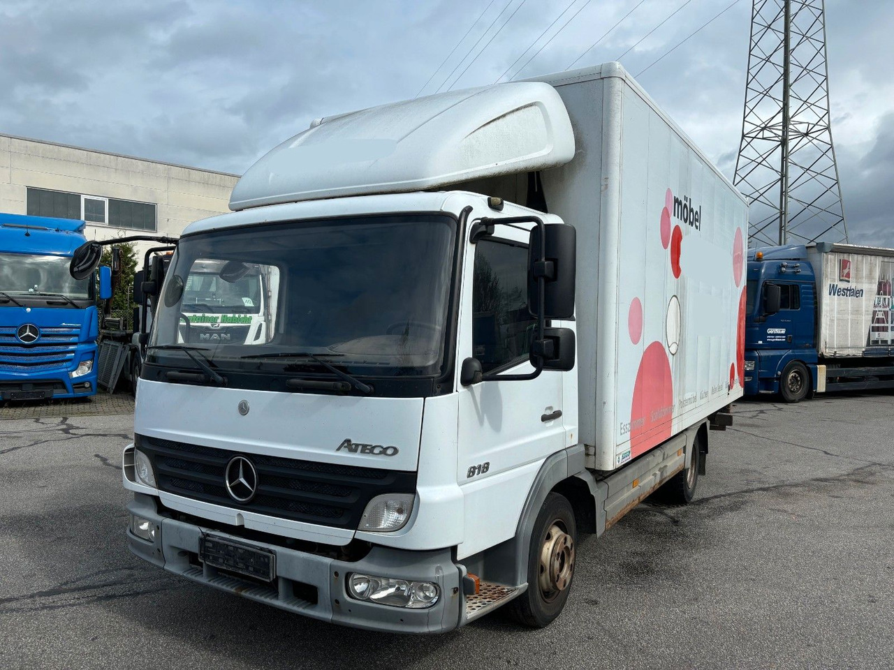 Mercedes-Benz Atego 818 Kurze Radstand Blattfederung - Carrinha de contentor: foto 1 Mercedes-Benz Atego 818 Kurze Radstand Blattfederung - Carrinha de contentor: foto 1
