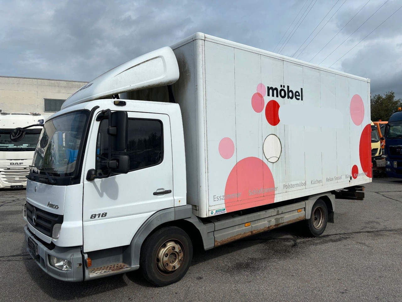 Mercedes-Benz Atego 818 Kurze Radstand Blattfederung - Carrinha de contentor: foto 5 Mercedes-Benz Atego 818 Kurze Radstand Blattfederung - Carrinha de contentor: foto 5