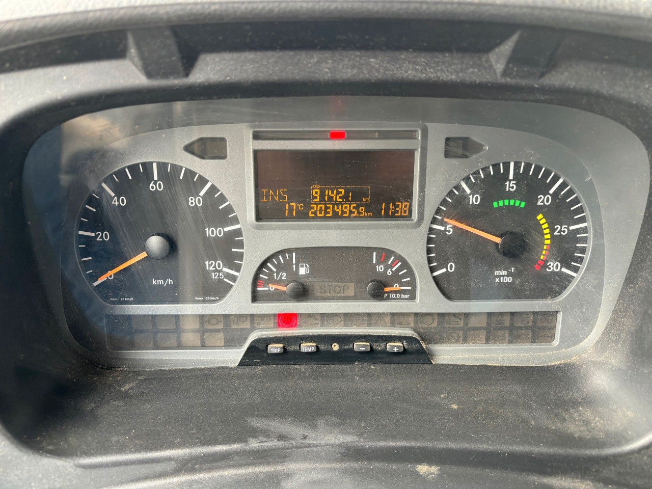 Mercedes-Benz Atego 818 Kurze Radstand Blattfederung - Carrinha de contentor: foto 4 Mercedes-Benz Atego 818 Kurze Radstand Blattfederung - Carrinha de contentor: foto 4