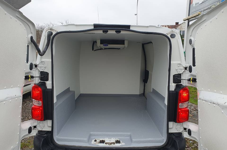 Citroen JUMPY CHLODNIA MROZNIA CARRIER+230V KLIMA EURO6 - Carrinha frigorífica: foto 2 Citroen JUMPY CHLODNIA MROZNIA CARRIER+230V KLIMA EURO6 - Carrinha frigorífica: foto 2