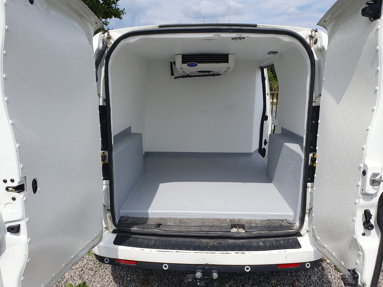 FIAT DOBLO LONG CHLODNIA carrier+230v KLIMA EURO6 - Carrinha frigorífica: foto 2 FIAT DOBLO LONG CHLODNIA carrier+230v KLIMA EURO6 - Carrinha frigorífica: foto 2