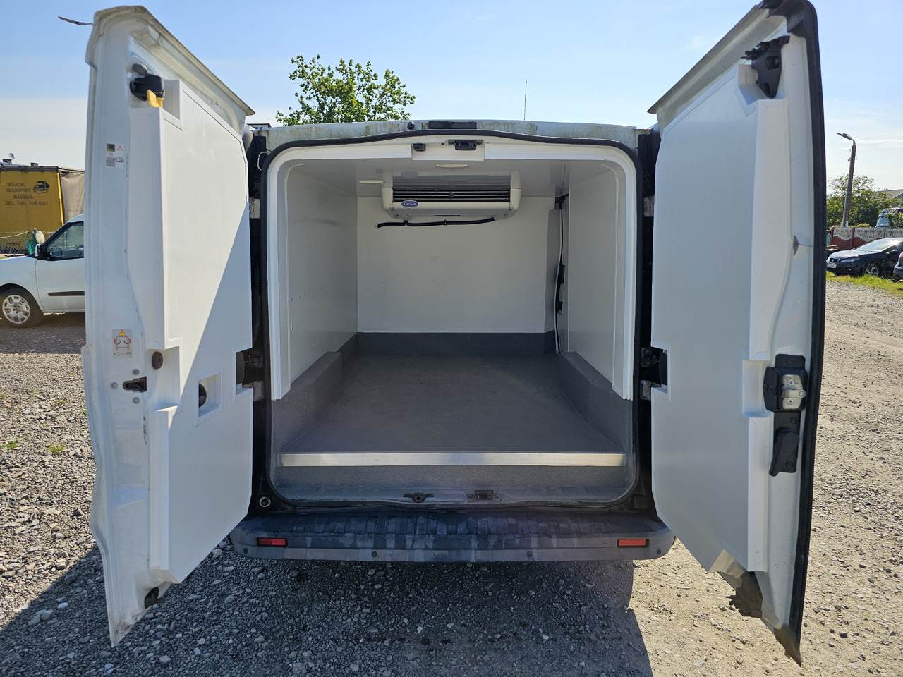 Opel VIVARO CHLODNIA CARRIER+230V KLIMA NAVI EURO6 - Carrinha frigorífica: foto 2 Opel VIVARO CHLODNIA CARRIER+230V KLIMA NAVI EURO6 - Carrinha frigorífica: foto 2