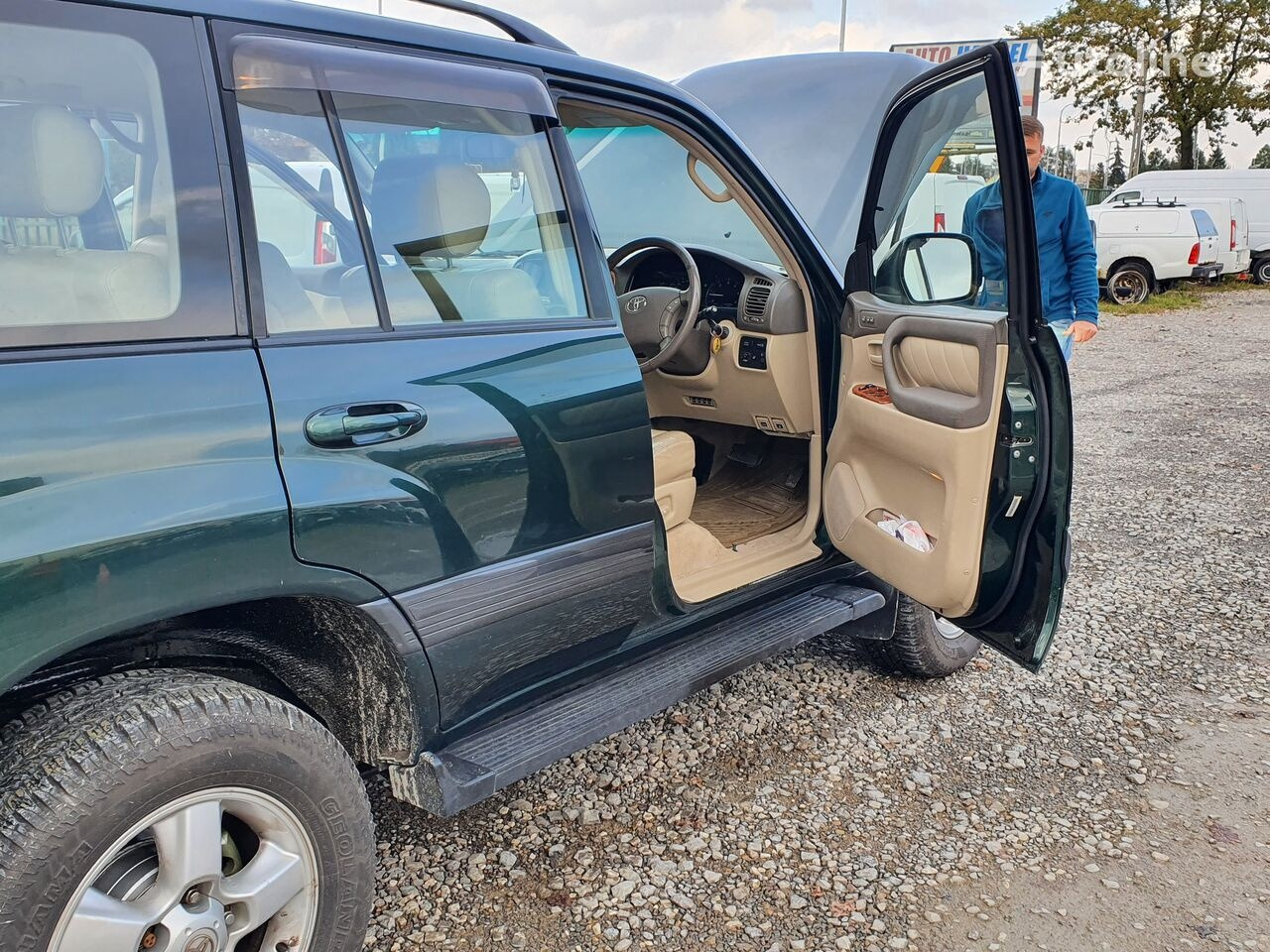 Toyota LAND CRUISER 100 4,2 TD KLIMA 7 OSOB - Automóvel: foto 4 Toyota LAND CRUISER 100 4,2 TD KLIMA 7 OSOB - Automóvel: foto 4