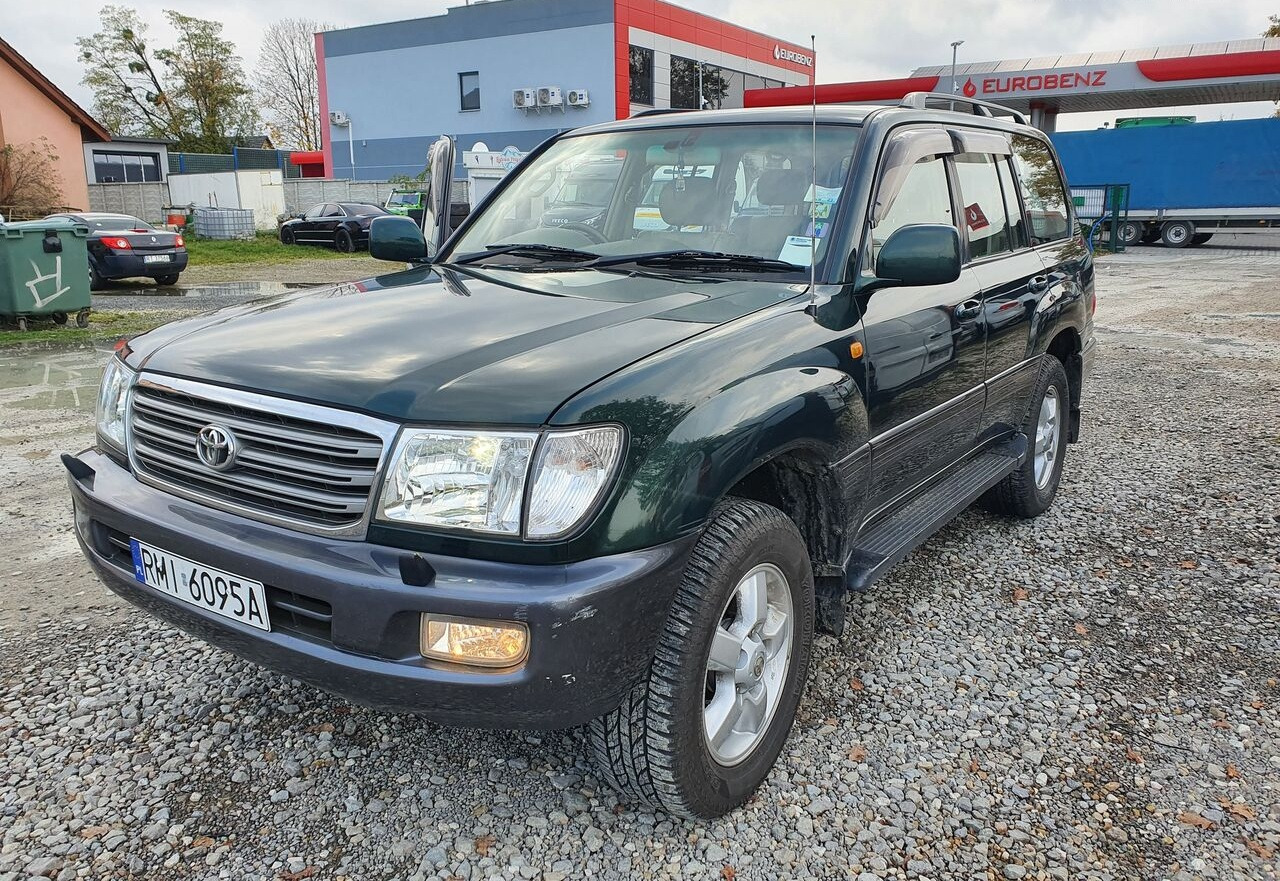 Toyota LAND CRUISER 100 4,2 TD KLIMA 7 OSOB - Automóvel: foto 1 Toyota LAND CRUISER 100 4,2 TD KLIMA 7 OSOB - Automóvel: foto 1