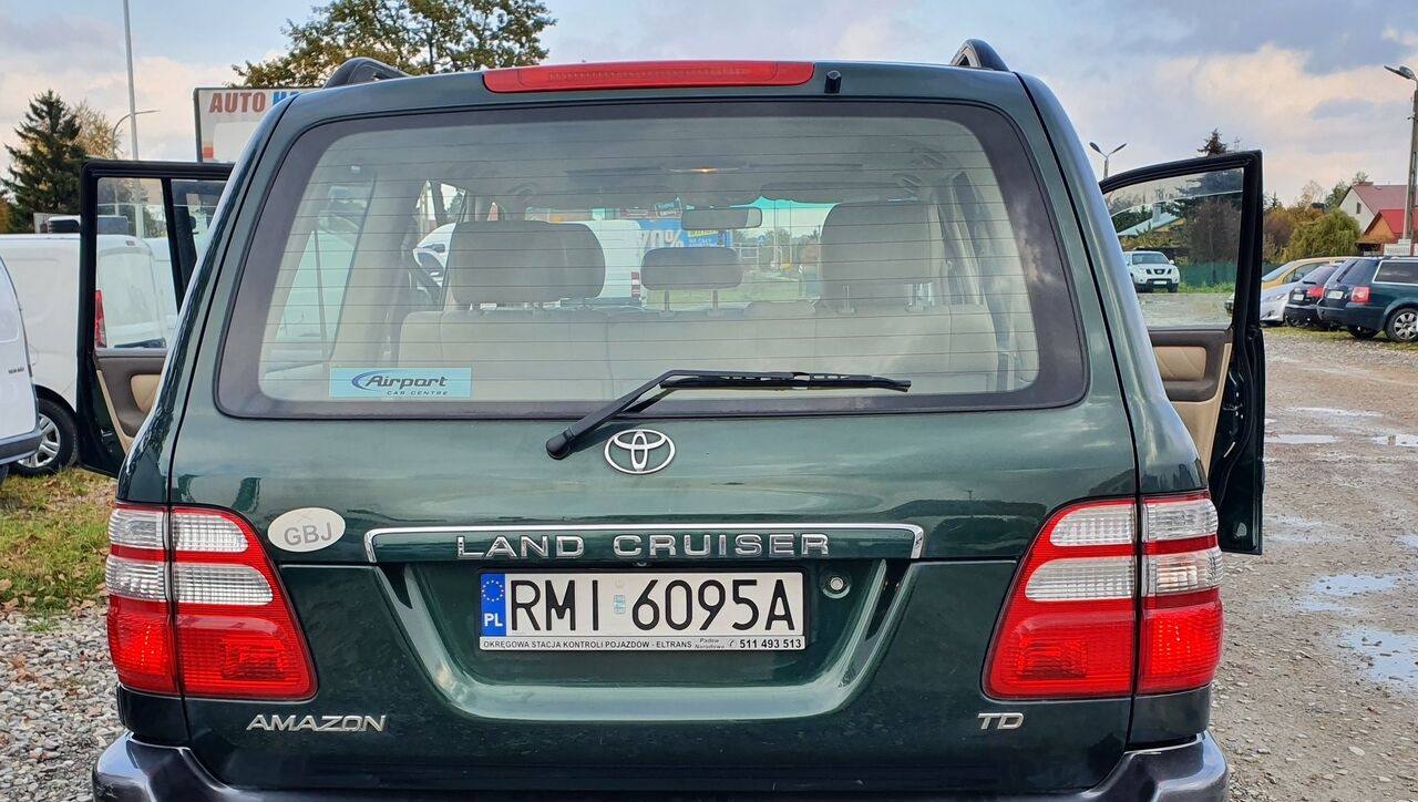 Toyota LAND CRUISER 100 4,2 TD KLIMA 7 OSOB - Automóvel: foto 5 Toyota LAND CRUISER 100 4,2 TD KLIMA 7 OSOB - Automóvel: foto 5