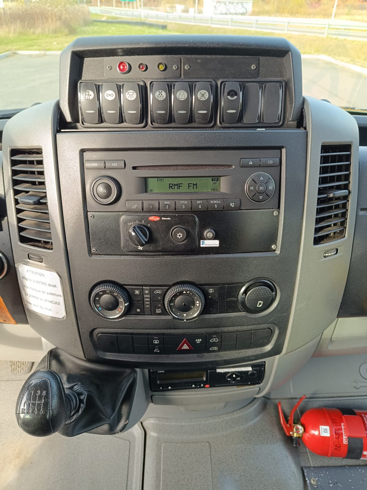 Autocarro VOLKSWAGEN CRAFTER 23 OSOBY KLIMA WEBASTO KAMERA RETARDER HAK EURO5: foto 14