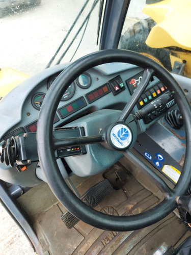 Empilhador telescópico 2000 New Holland LM420: foto 14