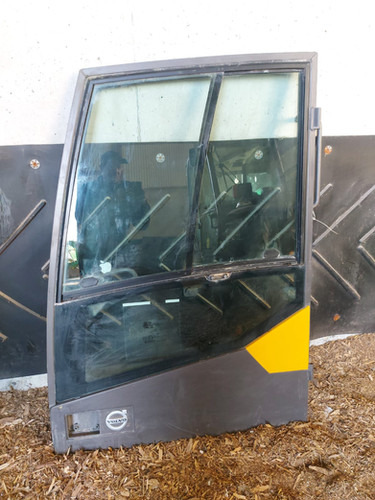 Excavator Door - Porta e peças por Escavadeira: foto 3 Excavator Door - Porta e peças por Escavadeira: foto 3