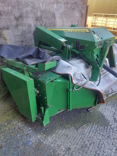 John Deere 131 - Gadanheira: foto 1 John Deere 131 - Gadanheira: foto 1