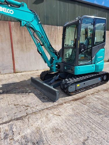 Kobelco SK 55SRX-6 - Escavadeira: foto 2 Kobelco SK 55SRX-6 - Escavadeira: foto 2