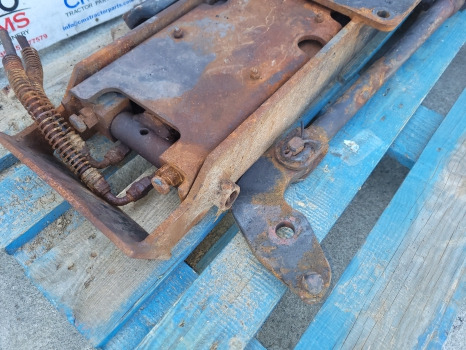 Case Mxm120, Mxm140 New Holland Tm120, Tm140, Tm150 Pick Up Hitch Assy 82036538 - Estrutura/ Châssis: foto 3 Case Mxm120, Mxm140 New Holland Tm120, Tm140, Tm150 Pick Up Hitch Assy 82036538 - Estrutura/ Châssis: foto 3