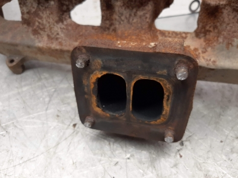 Claas Ares 600, 700, 800 Series 836 Engine Exhaust Manifold 6005021528 - Colector de escape por Trator: foto 4 Claas Ares 600, 700, 800 Series 836 Engine Exhaust Manifold 6005021528 - Colector de escape por Trator: foto 4