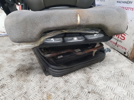 Claas Arion 500, 600, Axion 800, 900 Series Driver Seat 0021500311, 21500311 - Banco por Trator: foto 4 Claas Arion 500, 600, Axion 800, 900 Series Driver Seat 0021500311, 21500311 - Banco por Trator: foto 4