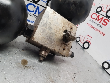 Claas Arion 500, 600 Series 640 Brake Valve, Safety Block 0021603450, 0021603451 - Válvula de freio por Trator: foto 4 Claas Arion 500, 600 Series 640 Brake Valve, Safety Block 0021603450, 0021603451 - Válvula de freio por Trator: foto 4