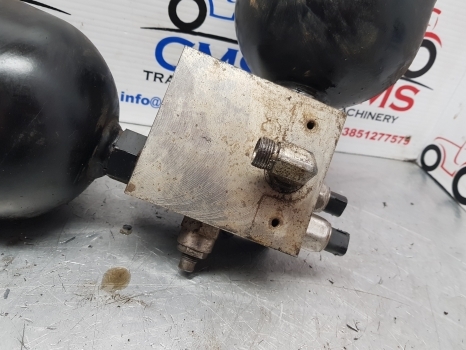 Claas Arion 500, 600 Series 640 Brake Valve, Safety Block 0021603450, 0021603451 - Válvula de freio por Trator: foto 3 Claas Arion 500, 600 Series 640 Brake Valve, Safety Block 0021603450, 0021603451 - Válvula de freio por Trator: foto 3