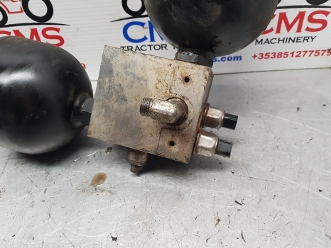 Claas Arion 500, 600 Series 640 Brake Valve, Safety Block 0021603450, 0021603451 - Válvula de freio por Trator: foto 2 Claas Arion 500, 600 Series 640 Brake Valve, Safety Block 0021603450, 0021603451 - Válvula de freio por Trator: foto 2