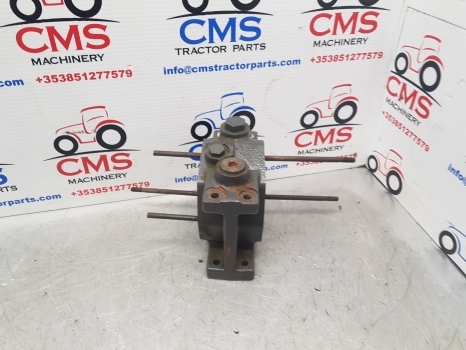 Claas Arion 500, 600 Spool Distribution Valve 4302904, 0011362040, 0011362041 - Válvula hidráulica por Trator: foto 1 Claas Arion 500, 600 Spool Distribution Valve 4302904, 0011362040, 0011362041 - Válvula hidráulica por Trator: foto 1
