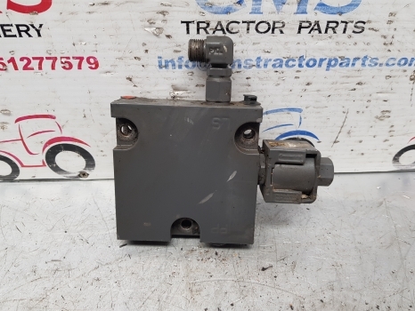 Claas Arion 640 500, 600 Axion 800 Ser Spool Valve End Plate 0011453311 - Válvula hidráulica por Trator: foto 1 Claas Arion 640 500, 600 Axion 800 Ser Spool Valve End Plate 0011453311 - Válvula hidráulica por Trator: foto 1