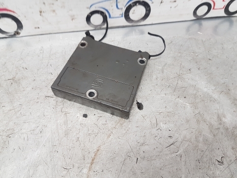 Claas Arion 640 500, 600 Axion 800 Series Spool Valve End Plate 0011361980 - Válvula hidráulica por Trator: foto 2 Claas Arion 640 500, 600 Axion 800 Series Spool Valve End Plate 0011361980 - Válvula hidráulica por Trator: foto 2
