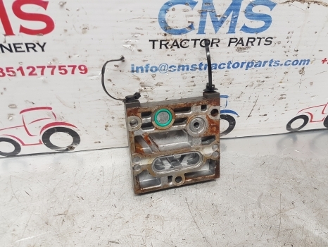 Claas Arion 640 500, 600 Axion 800 Series Spool Valve End Plate 0011361980 - Válvula hidráulica por Trator: foto 1 Claas Arion 640 500, 600 Axion 800 Series Spool Valve End Plate 0011361980 - Válvula hidráulica por Trator: foto 1