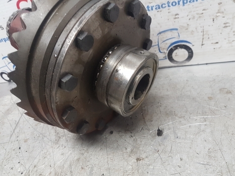 Claas Renault Ares 600, 800 Ser Front Axle Differential 6000103383, 6000103520 - Diferencial por Trator: foto 4 Claas Renault Ares 600, 800 Ser Front Axle Differential 6000103383, 6000103520 - Diferencial por Trator: foto 4