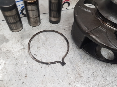 Claas Renault Ares 600 Ser Rx, Rz, Atz 696 Rear Axle Planet Carrier 6005019446 - Eixo traseiro por Trator: foto 3 Claas Renault Ares 600 Ser Rx, Rz, Atz 696 Rear Axle Planet Carrier 6005019446 - Eixo traseiro por Trator: foto 3