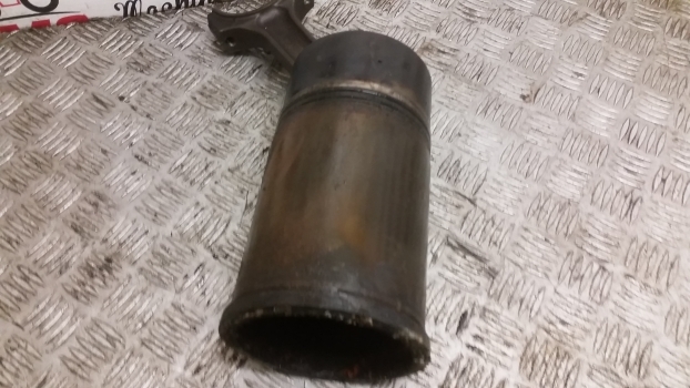 Deutz Agrotron 120, 150 Mk3 Conrod 04200465. Please Check Description - Biela por Trator: foto 5 Deutz Agrotron 120, 150 Mk3 Conrod 04200465. Please Check Description - Biela por Trator: foto 5