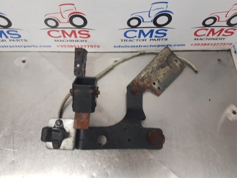 Deutz Agrotron 135, Mk3, 120 Hydraulic Spool Bracket 04418202.4, 04418528 - Bomba hidráulica: foto 2 Deutz Agrotron 135, Mk3, 120 Hydraulic Spool Bracket 04418202.4, 04418528 - Bomba hidráulica: foto 2