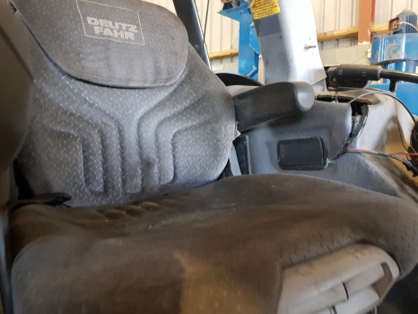 Deutz Agrotron M620 Driver Seat 0.014.5564.4, 0.014.4890.0/10, 0.014.8632.4 - Banco: foto 3 Deutz Agrotron M620 Driver Seat 0.014.5564.4, 0.014.4890.0/10, 0.014.8632.4 - Banco: foto 3