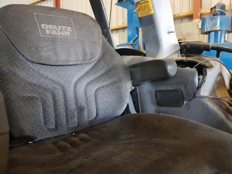 Deutz Agrotron M620 Driver Seat 0.014.5564.4, 0.014.4890.0/10, 0.014.8632.4 - Banco: foto 2 Deutz Agrotron M620 Driver Seat 0.014.5564.4, 0.014.4890.0/10, 0.014.8632.4 - Banco: foto 2