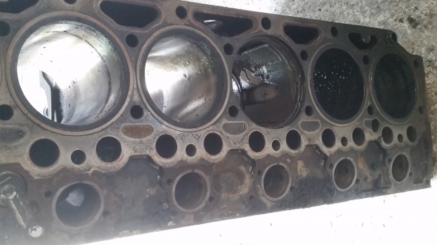 Deutz Agrotron New, Mk3 Lamborghini R6 Ser 150.7 Engine Block Crankcase 04282825 - Cárter por Trator: foto 4 Deutz Agrotron New, Mk3 Lamborghini R6 Ser 150.7 Engine Block Crankcase 04282825 - Cárter por Trator: foto 4