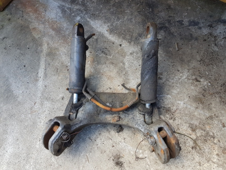 Fendt 724 S4, 700, 300, 500 Ser, Front Linkage Support 0046092100000 - Suspensão: foto 1 Fendt 724 S4, 700, 300, 500 Ser, Front Linkage Support 0046092100000 - Suspensão: foto 1