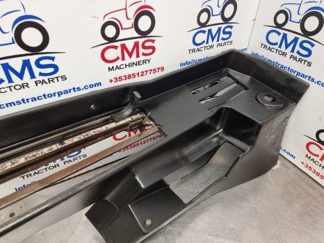 Fiat 115-90, 130-90, 140-90, 180-90, 160-90, 90 Control Cover Panel 5120331 - Cabine e interior: foto 5 Fiat 115-90, 130-90, 140-90, 180-90, 160-90, 90 Control Cover Panel 5120331 - Cabine e interior: foto 5