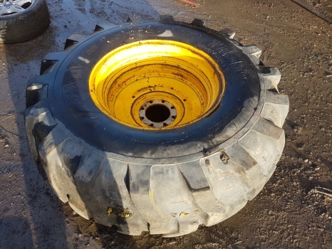 Ford 4550 Rear Wheel Rim And Tyre 18.4-26, 1 Inch Grip, 6 Inches Centre Hole - Roda completa por Trator: foto 1 Ford 4550 Rear Wheel Rim And Tyre 18.4-26, 1 Inch Grip, 6 Inches Centre Hole - Roda completa por Trator: foto 1