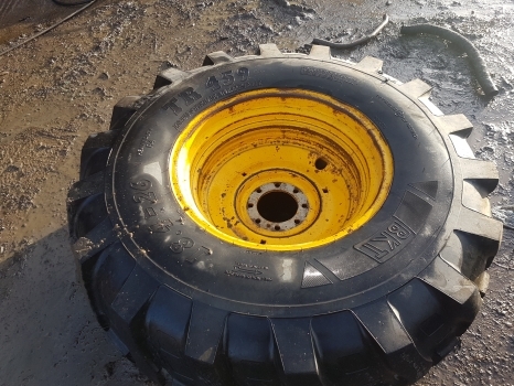 Ford 4550 Rear Wheel Rim And Tyre 18.4-26, 1 Inch Grip, 6 Inches Centre Hole - Roda completa por Trator: foto 5 Ford 4550 Rear Wheel Rim And Tyre 18.4-26, 1 Inch Grip, 6 Inches Centre Hole - Roda completa por Trator: foto 5