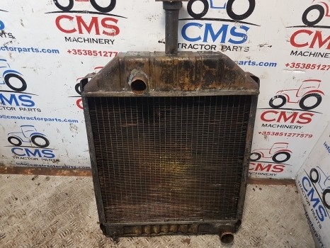 Ford 550, 655, 655a, 555a Radiator E0nn8005ea15l, 83925456 - Radiador por Retroescavadeira: foto 2 Ford 550, 655, 655a, 555a Radiator E0nn8005ea15l, 83925456 - Radiador por Retroescavadeira: foto 2