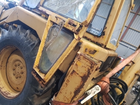 Ford 550 Cab Complete - Cabine por Retroescavadeira: foto 5 Ford 550 Cab Complete - Cabine por Retroescavadeira: foto 5