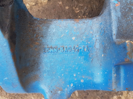 Ford 5610, 6610, 7610 Front Axle Support Frame Bolster E3nn3a042aa, 83948971 - Suspensão: foto 2 Ford 5610, 6610, 7610 Front Axle Support Frame Bolster E3nn3a042aa, 83948971 - Suspensão: foto 2