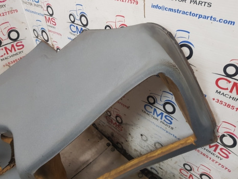 Ford 6640, 7840, 7740, 5640, 8240, 8340 Cab Interior Mat Panel 82002585 - Cabine e interior: foto 4 Ford 6640, 7840, 7740, 5640, 8240, 8340 Cab Interior Mat Panel 82002585 - Cabine e interior: foto 4